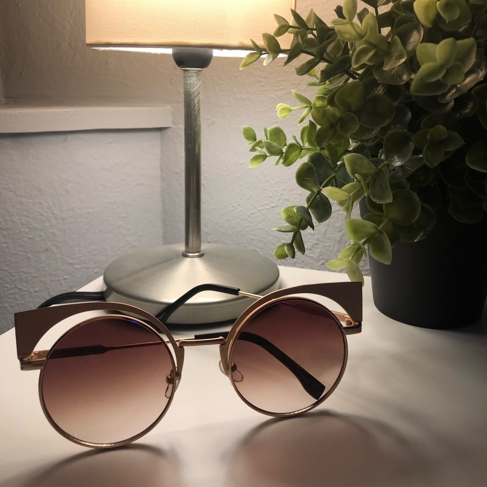 Vintage Retro Brown/Gold Round Sunglasses